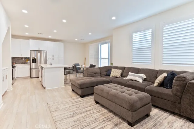 $554,900 | 16040 Jamie Lane, Unit 9, Fontana, CA 92336