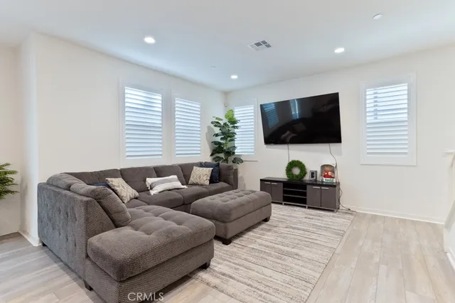 $554,900 | 16040 Jamie Lane, Unit 9, Fontana, CA 92336