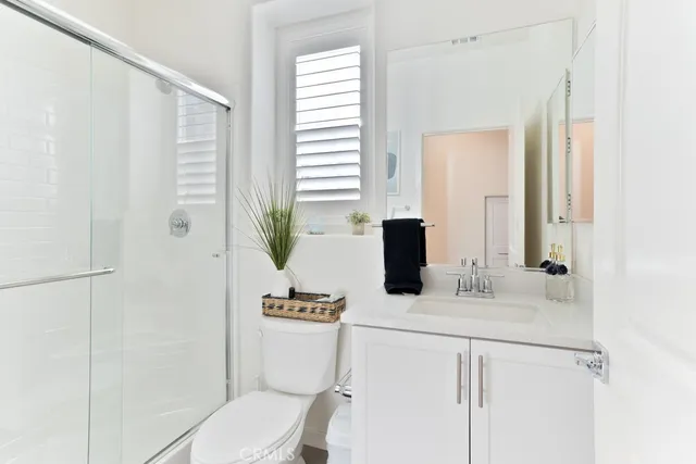 $554,900 | 16040 Jamie Lane, Unit 9, Fontana, CA 92336