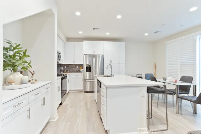 $554,900 | 16040 Jamie Lane, Unit 9, Fontana, CA 92336