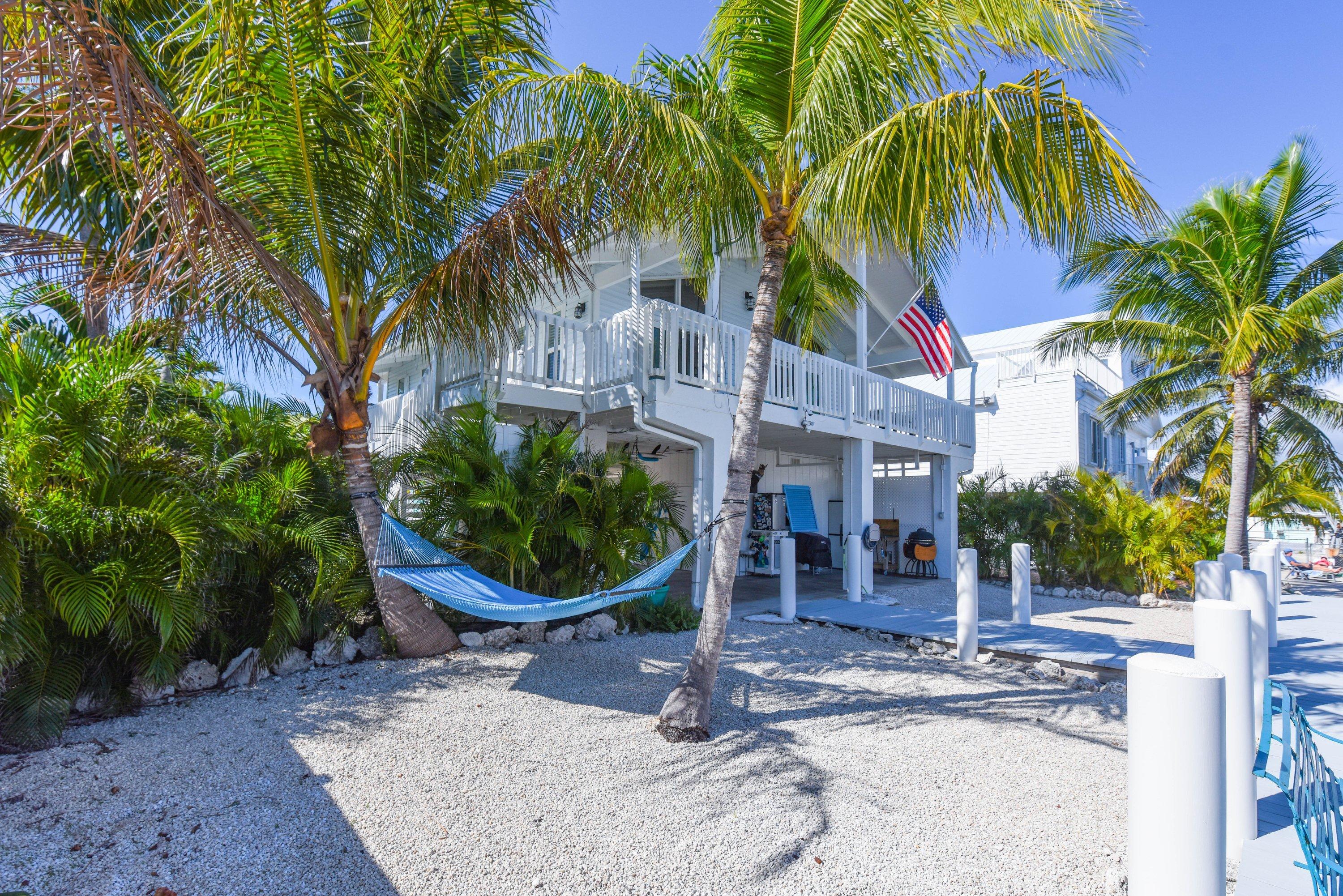 357 Blackbeard Road Summerland Key, FL 33042 - Photo 17 of 39 Relaxing Hammock
