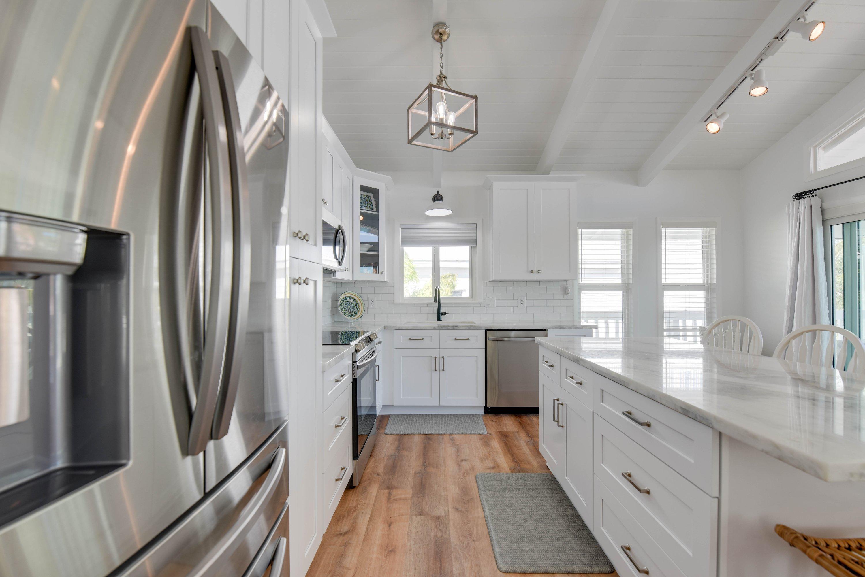 357 Blackbeard Road Summerland Key, FL 33042 - Photo 19 of 39 Stainless Steel Appliances