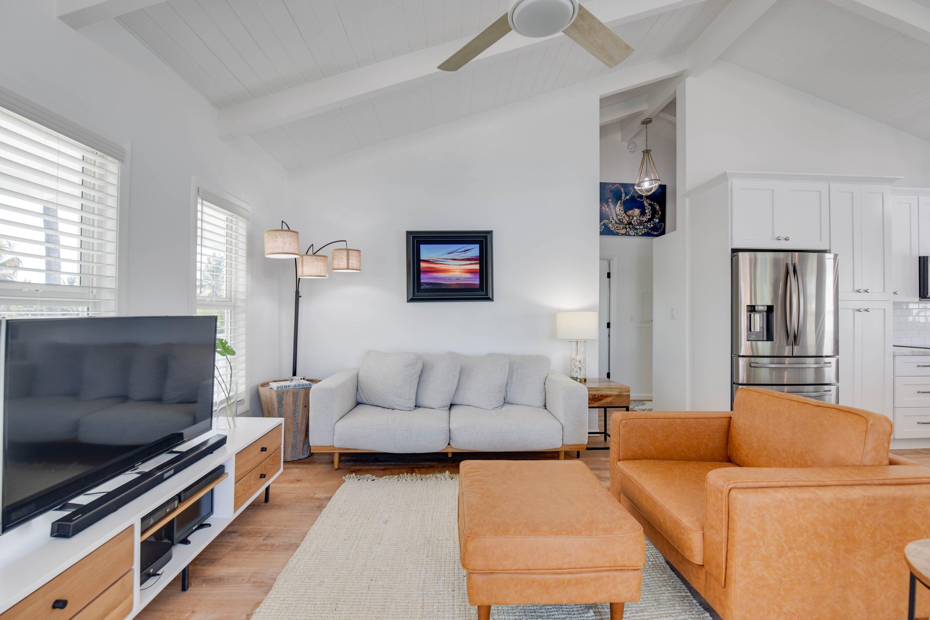 357 Blackbeard Road Summerland Key, FL 33042 - Photo 23 of 39 Living Area