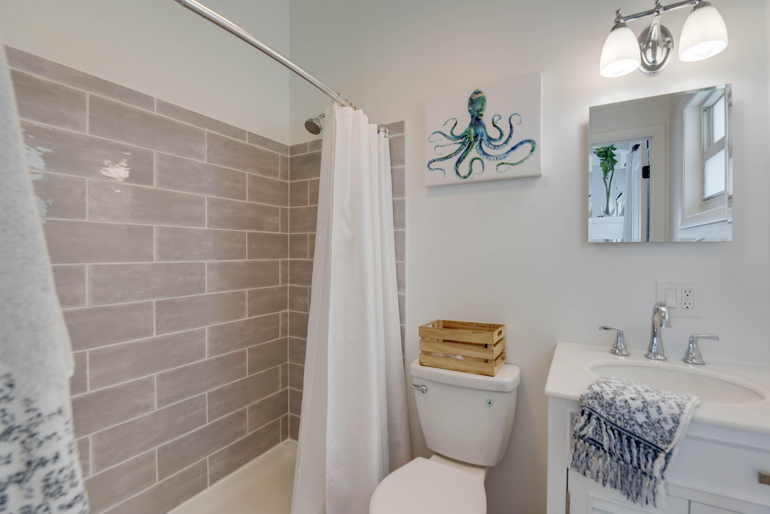 357 Blackbeard Road Summerland Key, FL 33042 - Photo 26 of 39 Bathroom