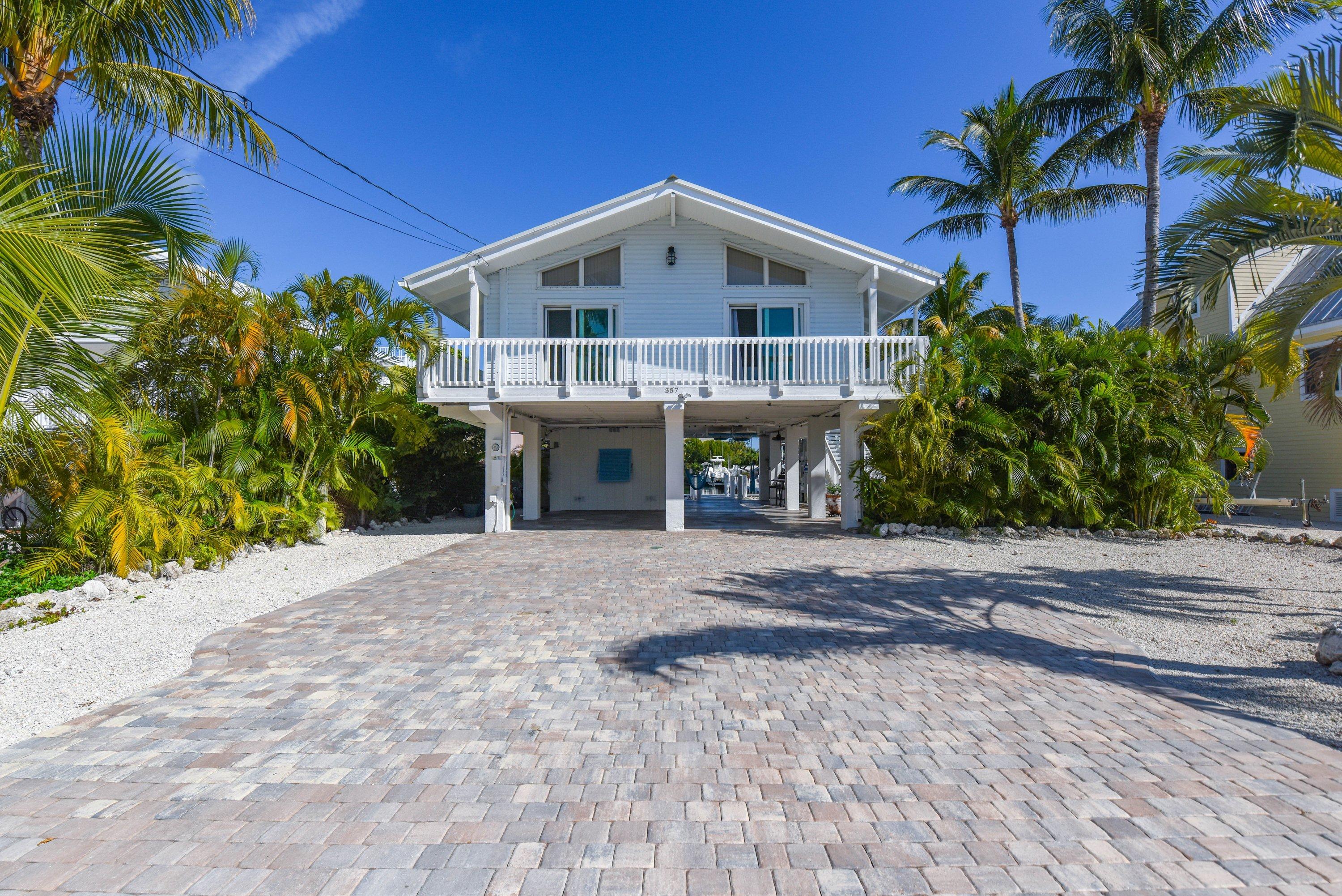357 Blackbeard Road Summerland Key, FL 33042 - Photo 36 of 39 Curbside of home