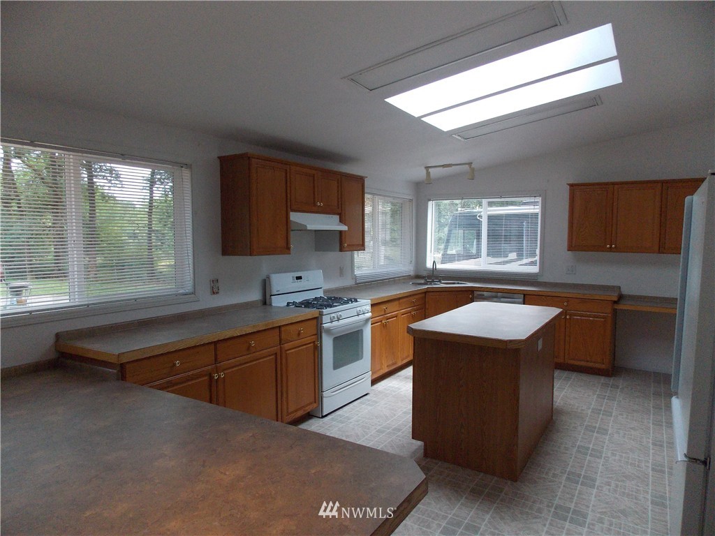 17615 Dane Lane Southwest Rochester, WA 98579 - Photo 11 of 25