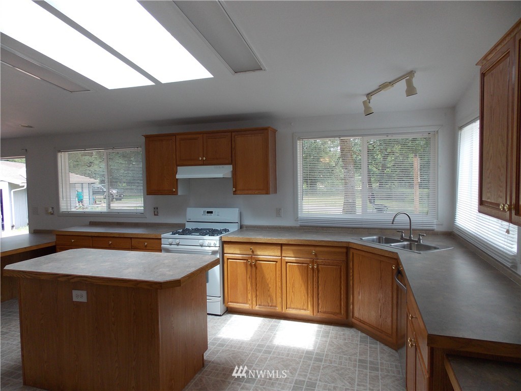 17615 Dane Lane Southwest Rochester, WA 98579 - Photo 12 of 25