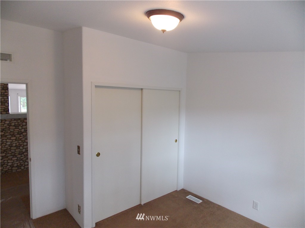 17615 Dane Lane Southwest Rochester, WA 98579 - Photo 4 of 25