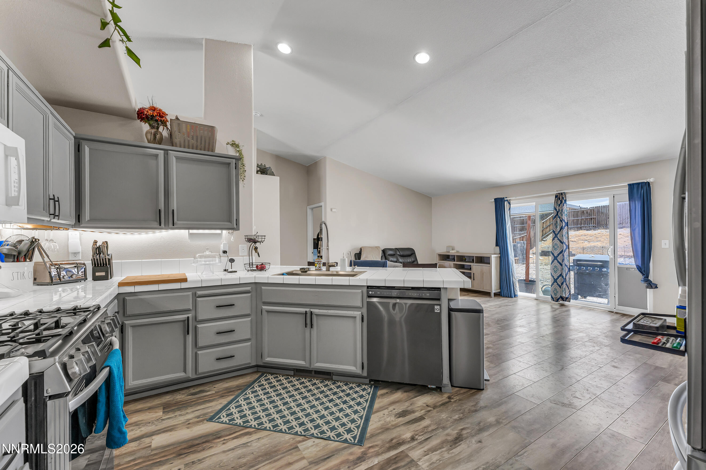 333 Emigrant Way Fernley, NV 89408 - Photo 15 of 33 16-333 Emigrant Wy Fernley NV 89408 (16