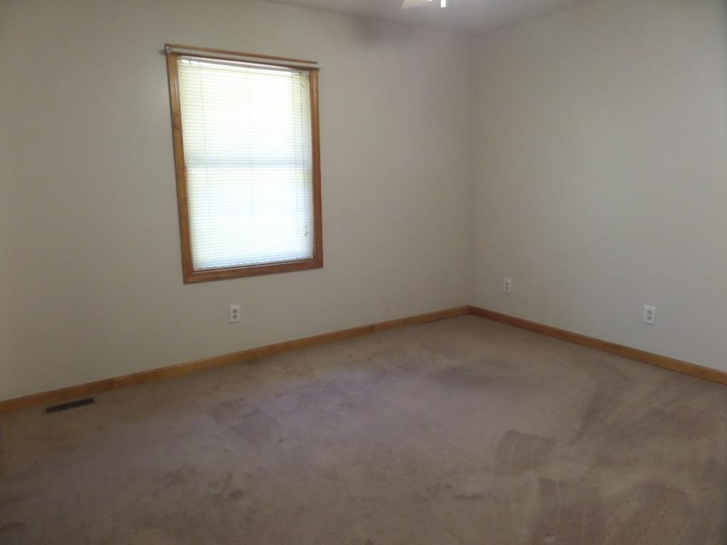 7014 Skegemog Point Road Williamsburg, MI 49690 - Photo 22 of 30 1903460-21.JPG