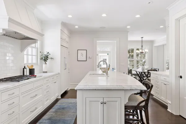 $2,395,000 | 2735 Lake Of The Isles Parkway East, Minneapolis, MN 55408