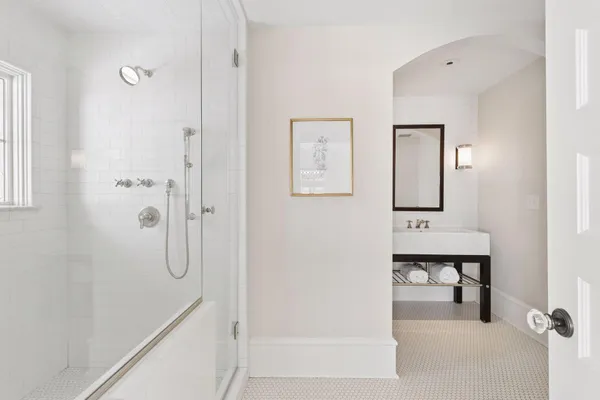 $2,395,000 | 2735 Lake Of The Isles Parkway East, Minneapolis, MN 55408