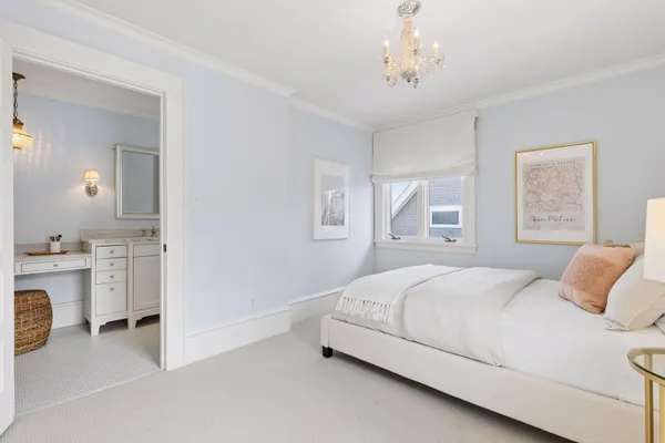 $2,395,000 | 2735 Lake Of The Isles Parkway East, Minneapolis, MN 55408