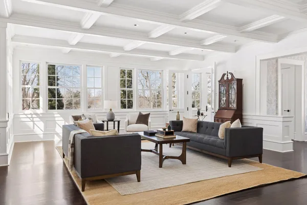 $2,395,000 | 2735 Lake Of The Isles Parkway East, Minneapolis, MN 55408