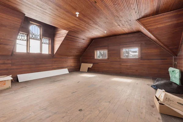 $2,395,000 | 2735 Lake Of The Isles Parkway East, Minneapolis, MN 55408