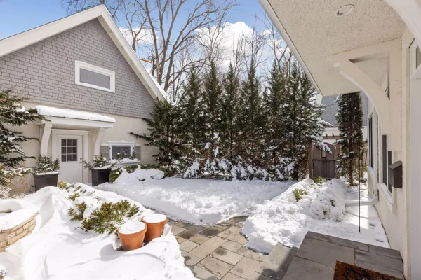 $2,395,000 | 2735 Lake Of The Isles Parkway East, Minneapolis, MN 55408