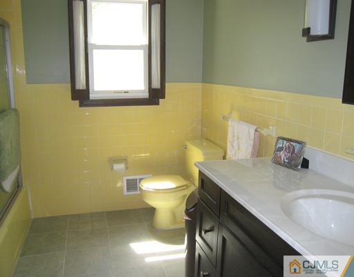 38 Boston Post Road East Brunswick, NJ 08816 - Photo 21 of 23 Gallery Image 21