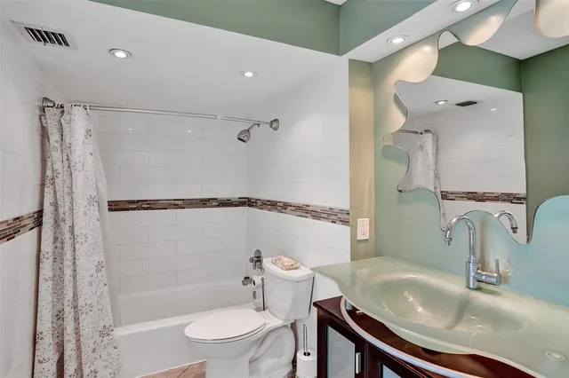 $265,000 | 5100 Dupont Boulevard, Unit 3G, Fort Lauderdale, FL 33308