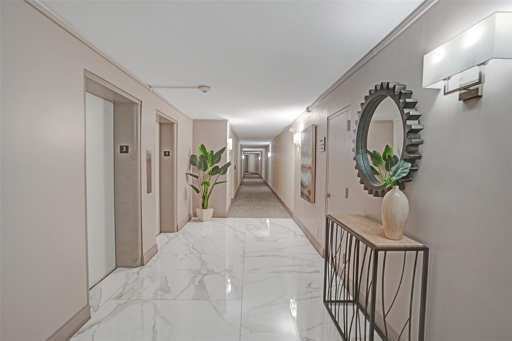 5100 Dupont Boulevard, Unit 3G Fort Lauderdale, FL 33308 - Photo 22 of 46 a view of entryway with interior