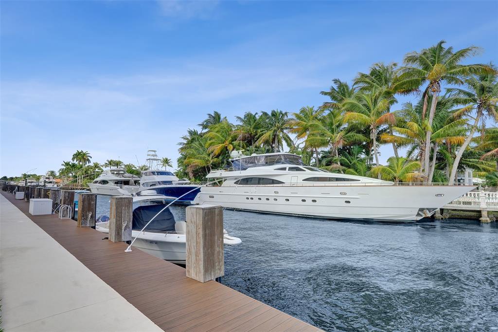 5100 Dupont Boulevard, Unit 3G Fort Lauderdale, FL 33308 - Photo 31 of 46 a view of a backyard