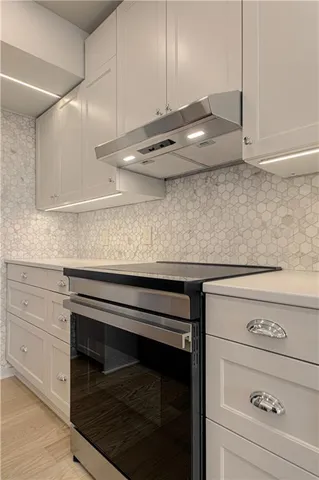 $350,000 | 4550 Warwick Boulevard, Unit 1205, Kansas City, MO 64111