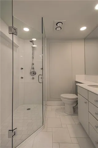 $350,000 | 4550 Warwick Boulevard, Unit 1205, Kansas City, MO 64111