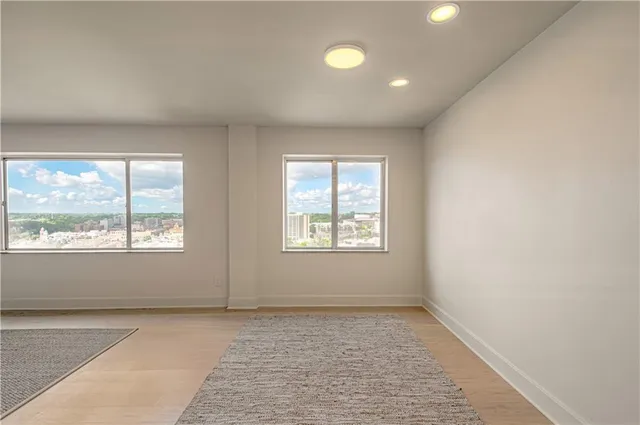 $350,000 | 4550 Warwick Boulevard, Unit 1205, Kansas City, MO 64111
