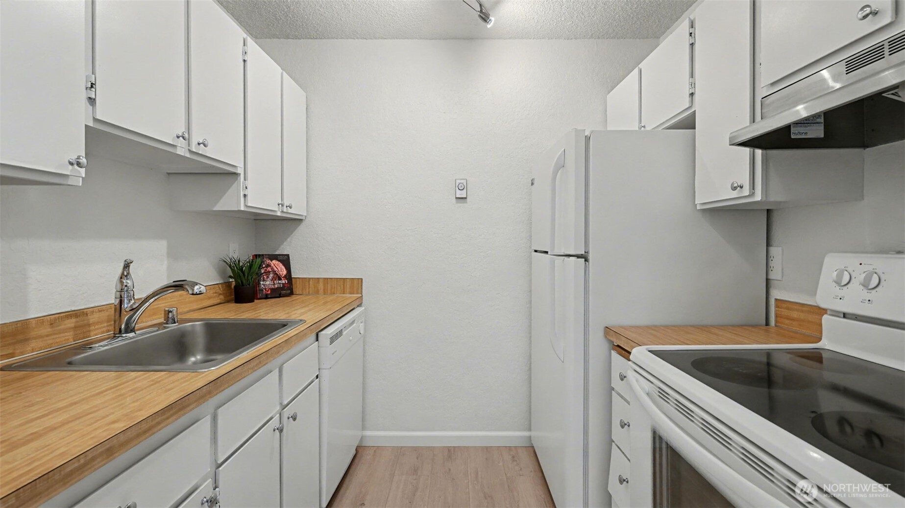 421 Wells Avenue South Renton, WA 98057 - Photo 12 of 40 Gallery Image 12