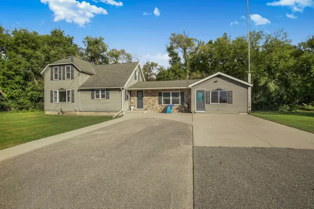 $390,000 | 1910 30th Street Southwest, Willmar, MN 56201