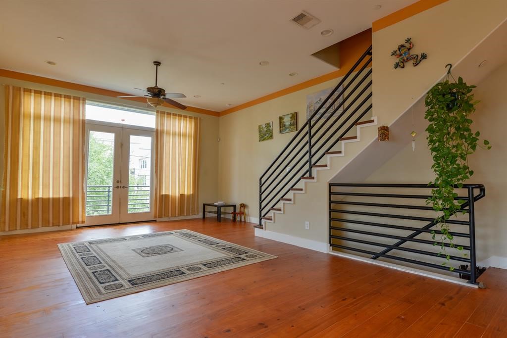 1807 West Webster Street Houston, TX 77006 - Photo 3 of 45