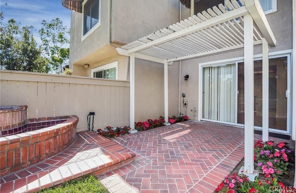 341 Stanford Court, Unit 26 Irvine, CA 92612 - Photo 12 of 24 a view of outdoor space