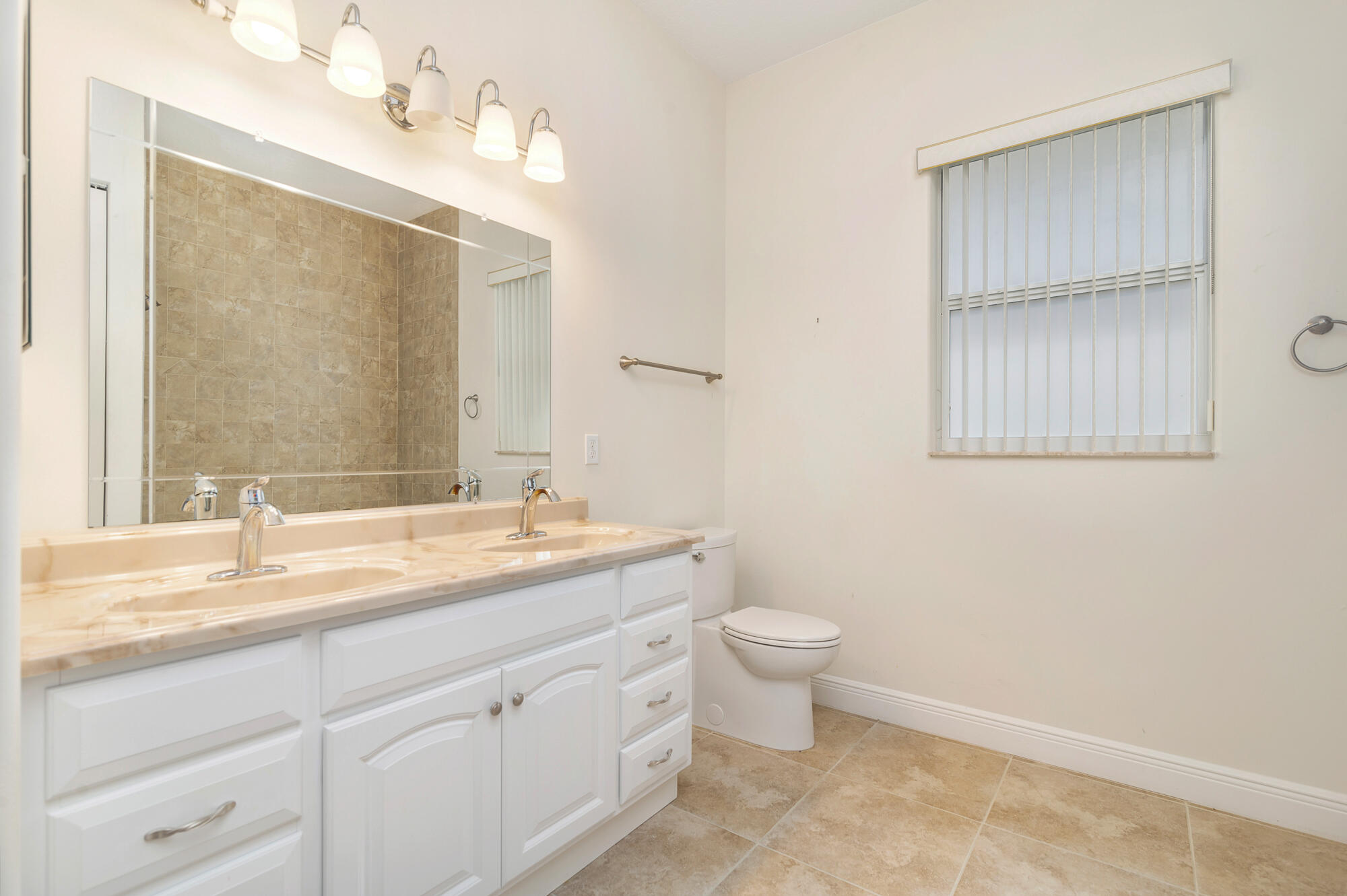 13095 Sand Ridge Road Palm Beach Gardens, FL 33418 - Photo 30 of 55 Guest Bath