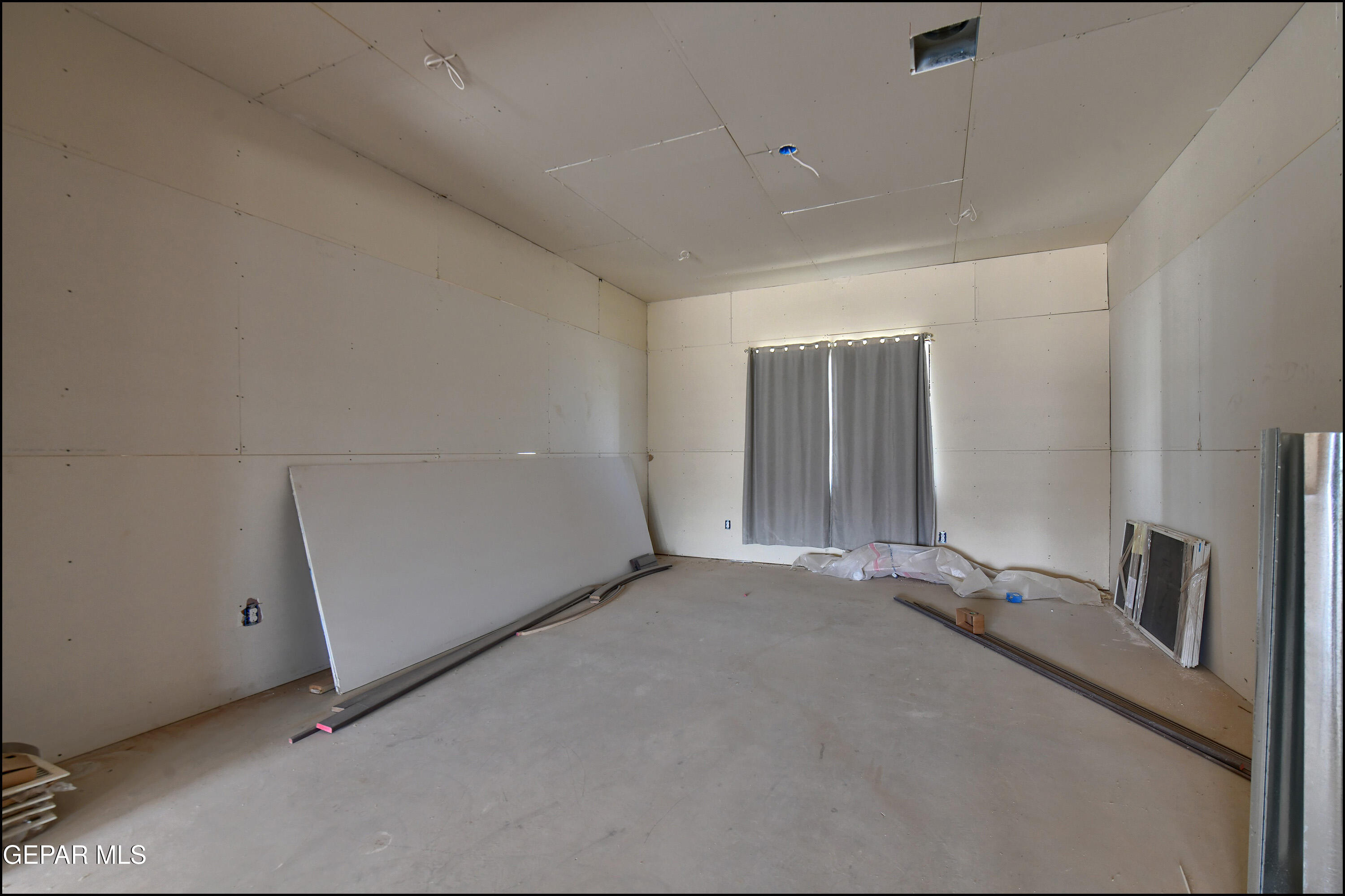 13360 Ayla Road El Paso, TX 79938 - Photo 19 of 48 a view of an empty room