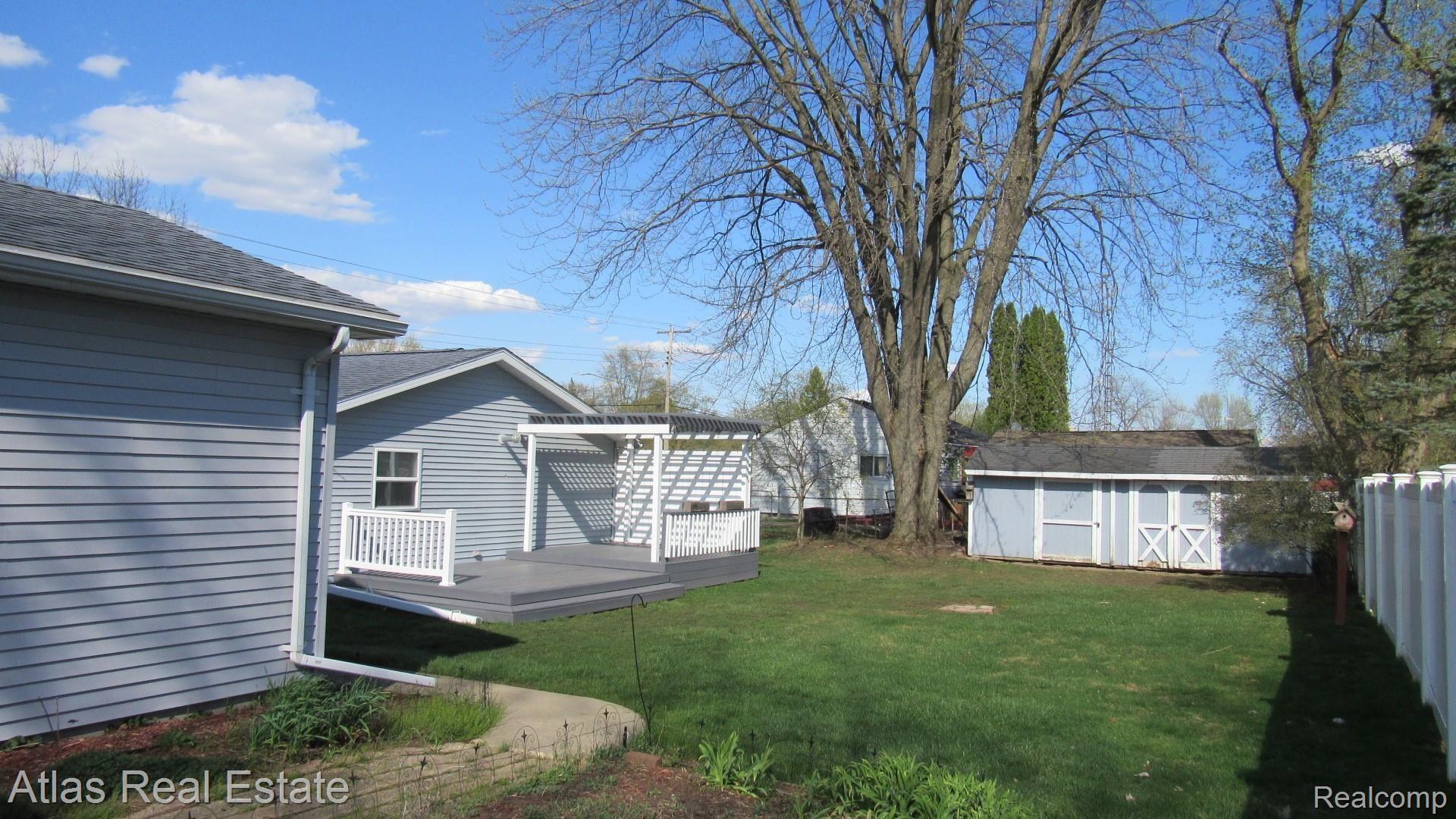 5014 North Belsay Road Flint, MI 48506 - Photo 8 of 31 IMG_2868.JPG
