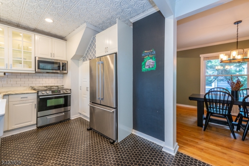 133 Buckingham Road Montclair, NJ 07043 - Photo 14 of 31 Gallery Image 14