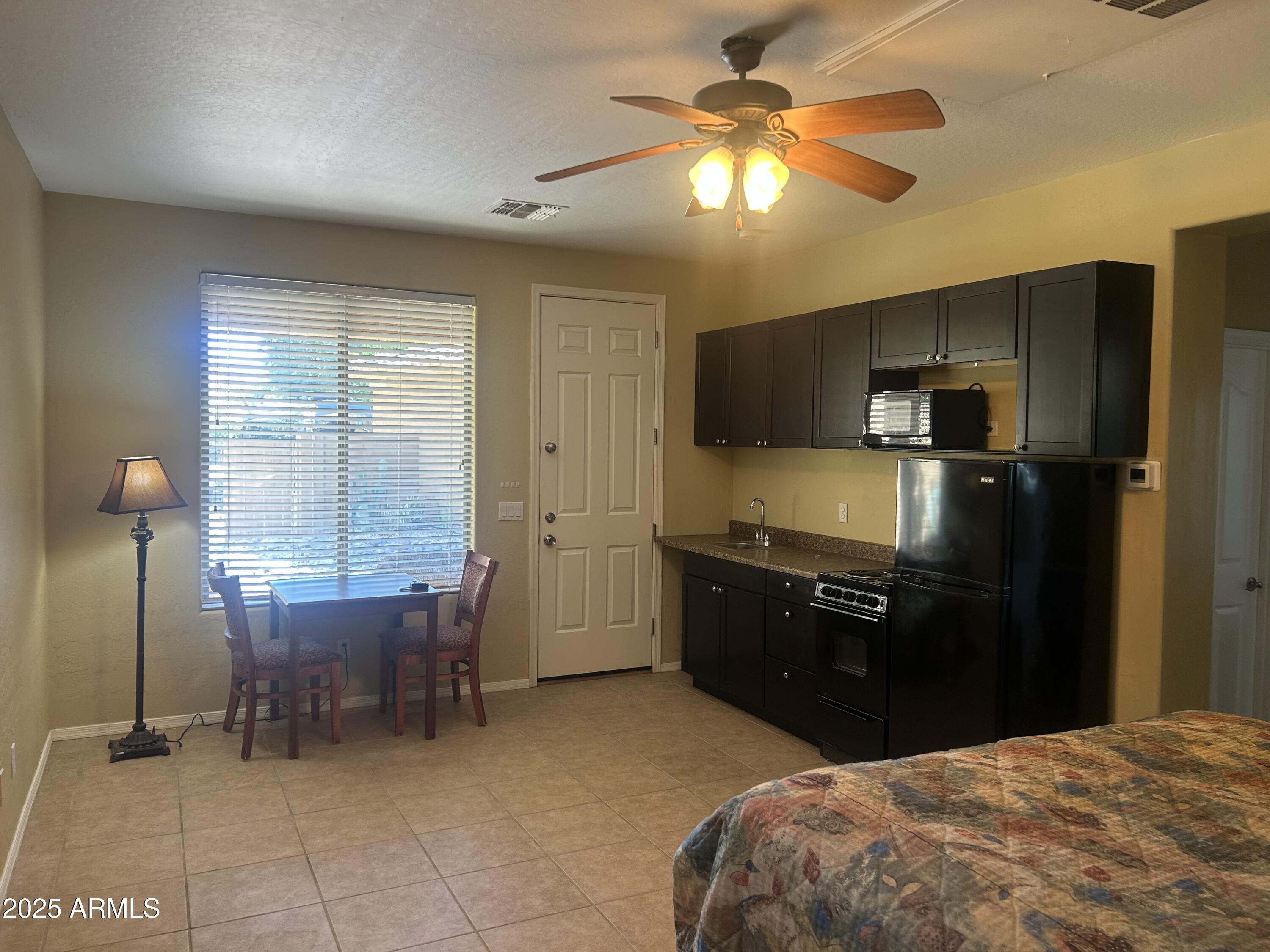 7710 South 22nd Avenue, Unit 2 Phoenix, AZ 85041 - Photo 3 of 8 image2