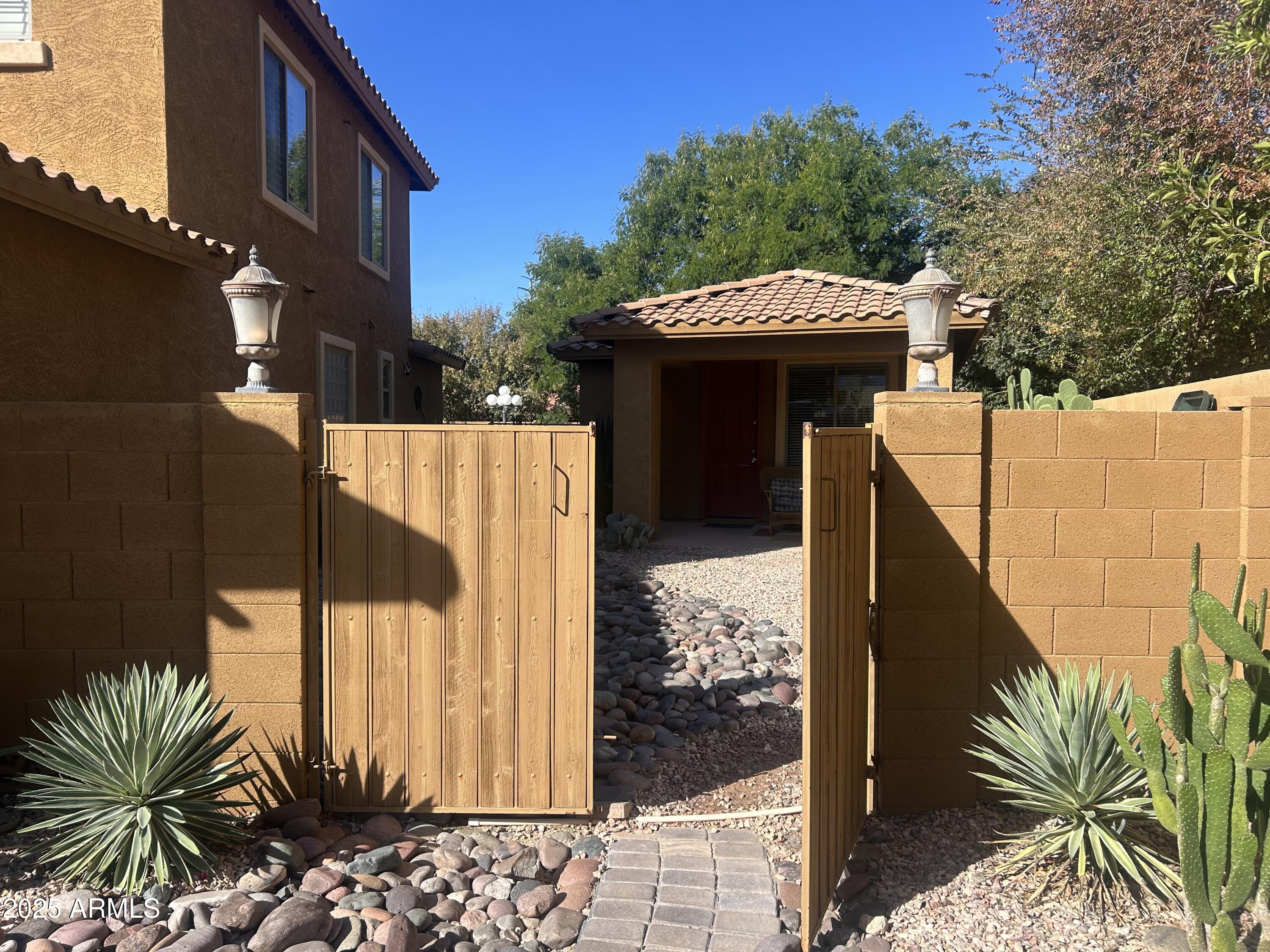 7710 South 22nd Avenue, Unit 2 Phoenix, AZ 85041 - Photo 8 of 8 image6