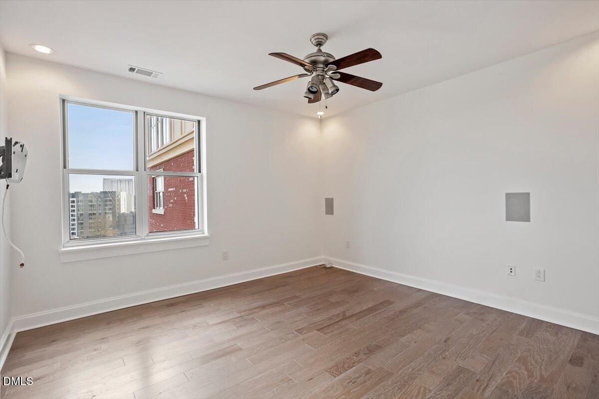 618 North Boylan Avenue, Unit 924 Raleigh, NC 27603 - Photo 13 of 33 a view of an empty room with a window