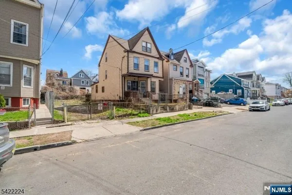 $249,999 | 91 Oraton Street, Newark, NJ 07104