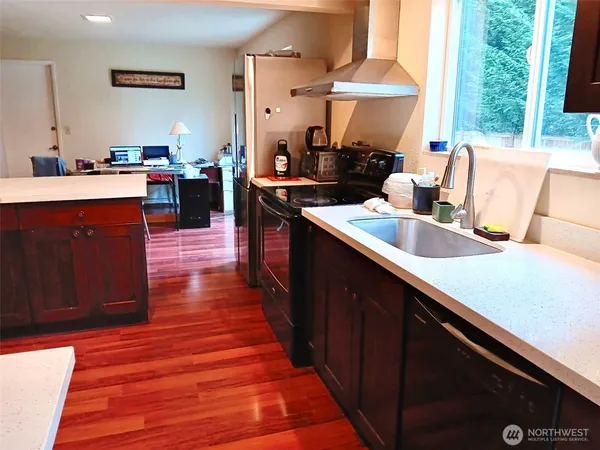$1,398,000 | 23525 Southeast 32nd Way, Sammamish, WA 98029