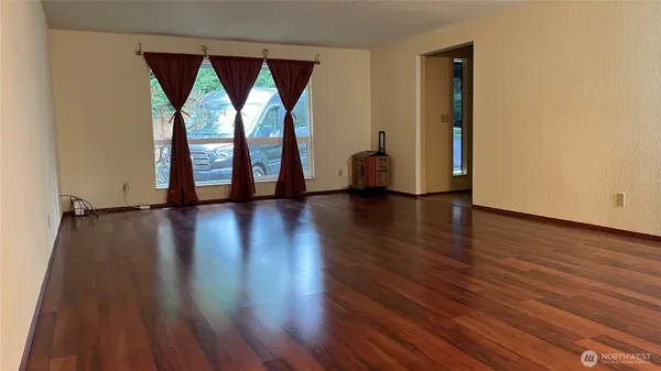 $1,398,000 | 23525 Southeast 32nd Way, Sammamish, WA 98029