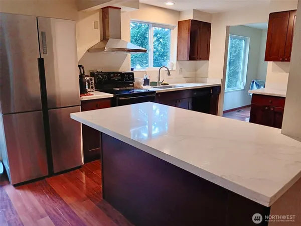 $1,398,000 | 23525 Southeast 32nd Way, Sammamish, WA 98029