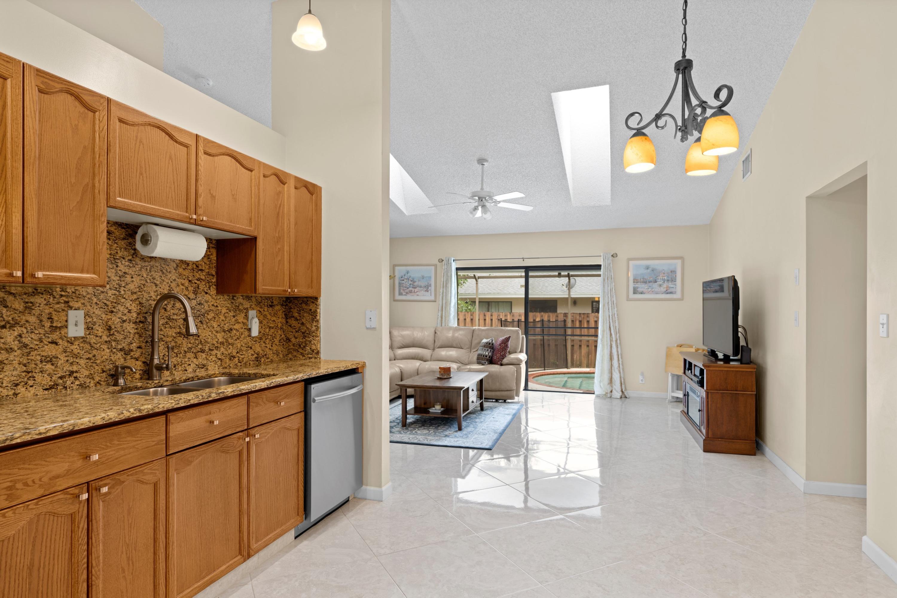 7619 West Country Club Boulevard Boca Raton, FL 33487 - Photo 4 of 30 Skylights