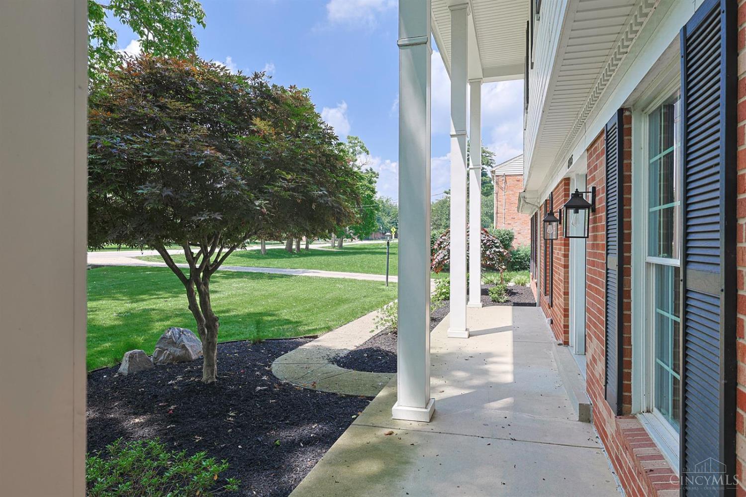8765 Weller Road Cincinnati, OH 45249 - Photo 4 of 63