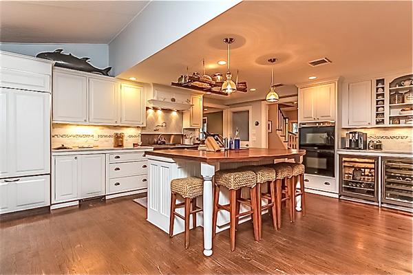 4 Bradlee Road Marblehead, MA 01945 - Photo 4 of 25 Gallery Image 4