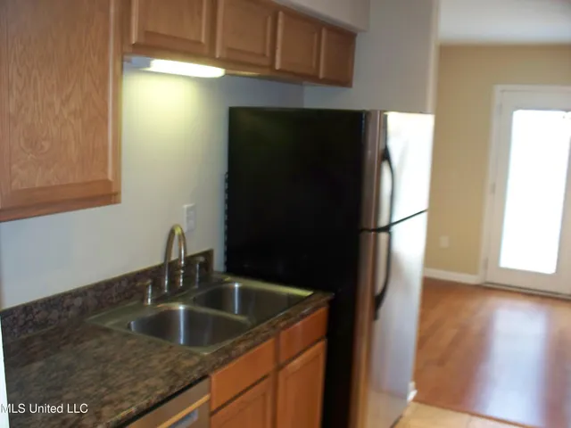 $2,000 | 527 Front Beach Drive, Ocean Springs, MS 39564