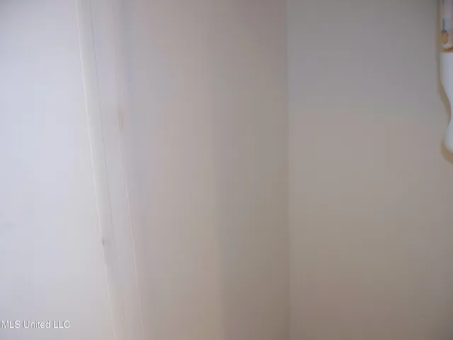 $2,000 | 527 Front Beach Drive, Ocean Springs, MS 39564