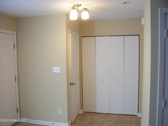 $2,000 | 527 Front Beach Drive, Ocean Springs, MS 39564