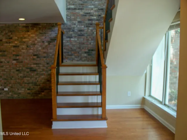 $2,000 | 527 Front Beach Drive, Ocean Springs, MS 39564