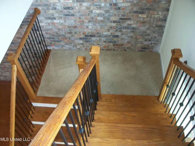 $2,000 | 527 Front Beach Drive, Ocean Springs, MS 39564